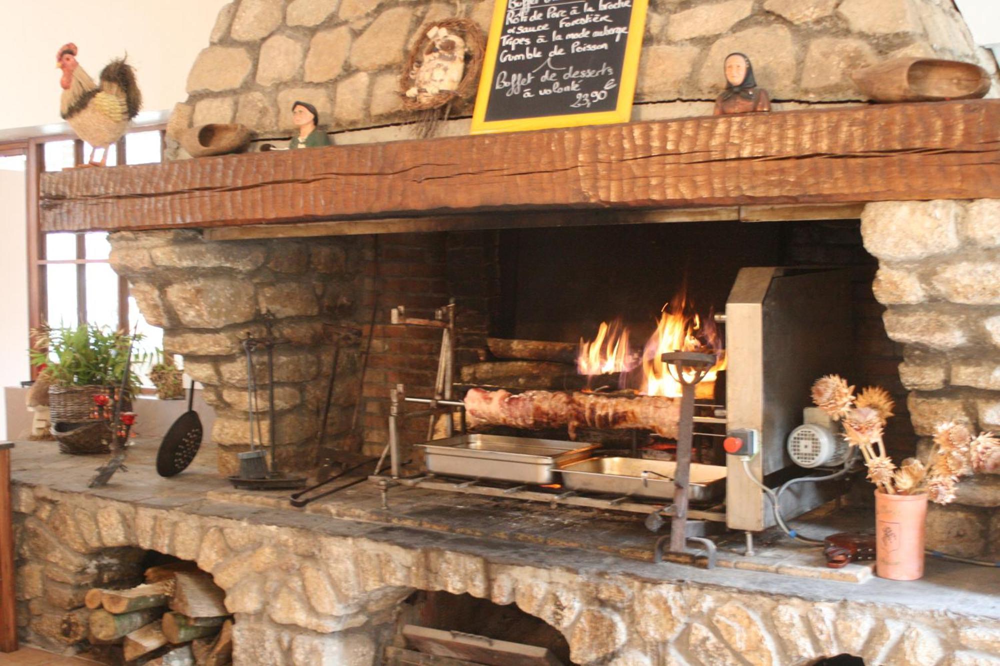Logis Hotel Restaurant Auberge De L'Espinouse Fraisse-sur-Agout 외부 사진